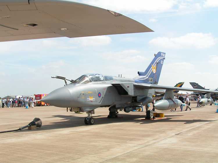 Tornado GR4, displayed with a VC10 tanker. RIAT 2005