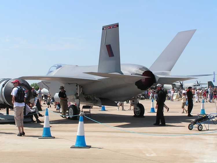 Joint Strike Fighter mock-up RIAT 2005