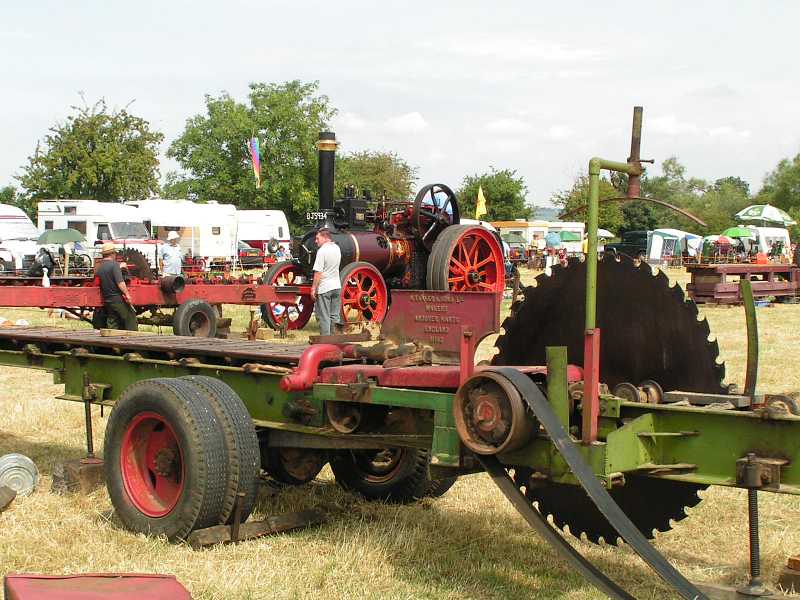 Traction Engine at Great Bucks Steam Rally  driven saw