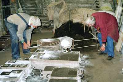 Making a casting at Gommes Forge