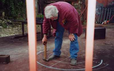 Tree seat under construction at Gommes Forge